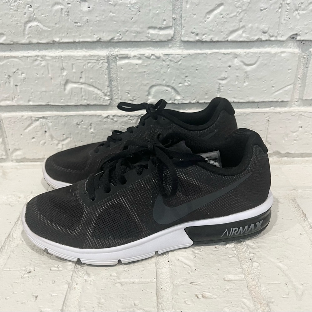 Nike Air Max Sequent Women’s Black & White Running Sneakers Size 7